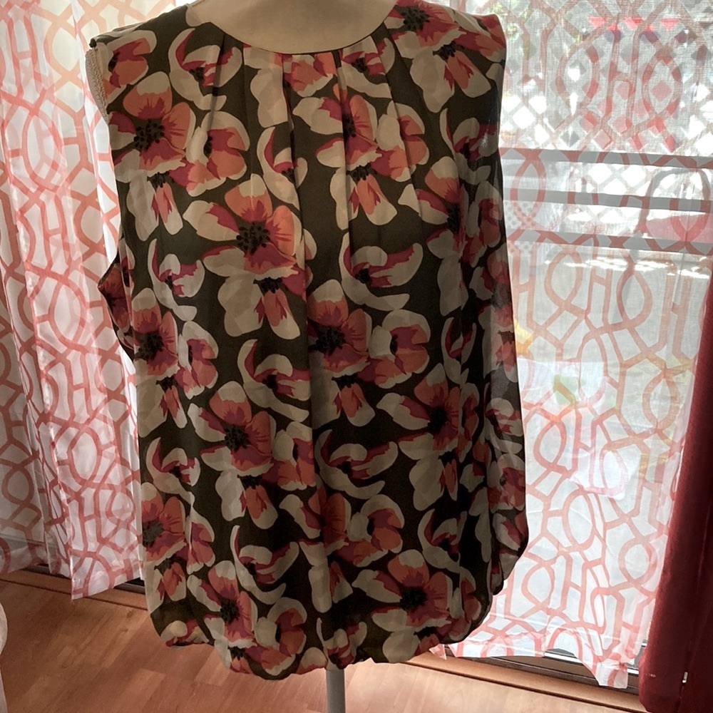 Womenโs Liz Claiborne Collection Sleeveless Blouse XL NWT Tuscan Olive M #50 - Picture 3 of 17